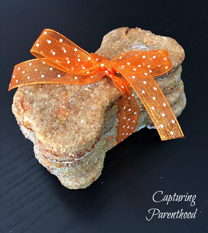 Carrot & Banana Dog Treats © Capturing Parenthood