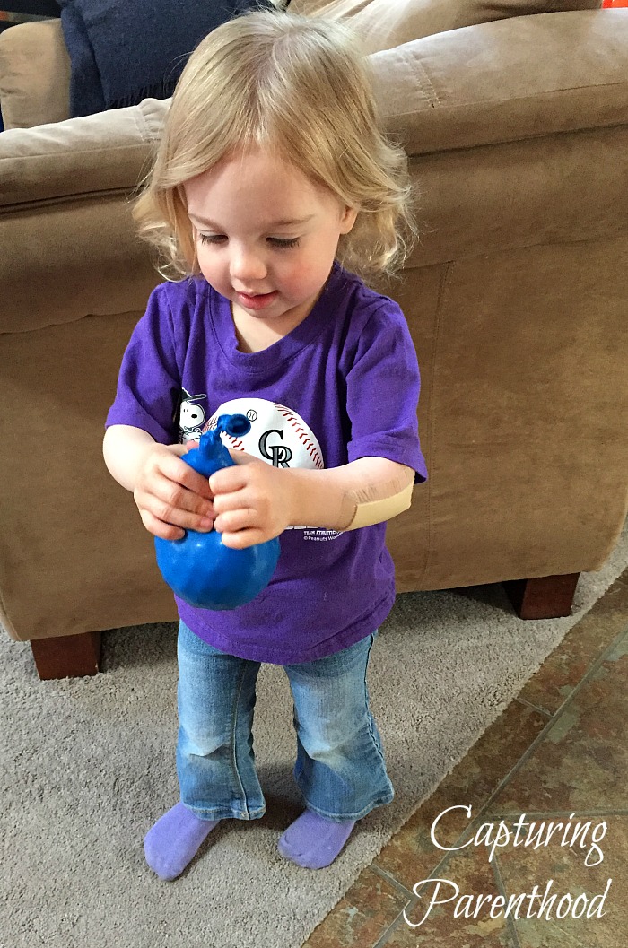 Water Bead Stress-Ball Balloon © Capturing Parenthood