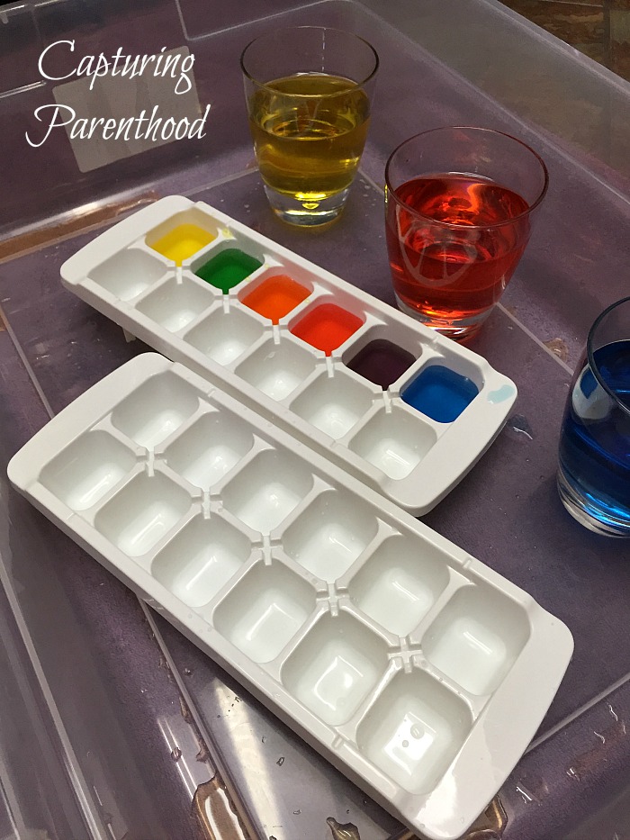 Color-Mixing Water Transfer © Capturing Parenthood