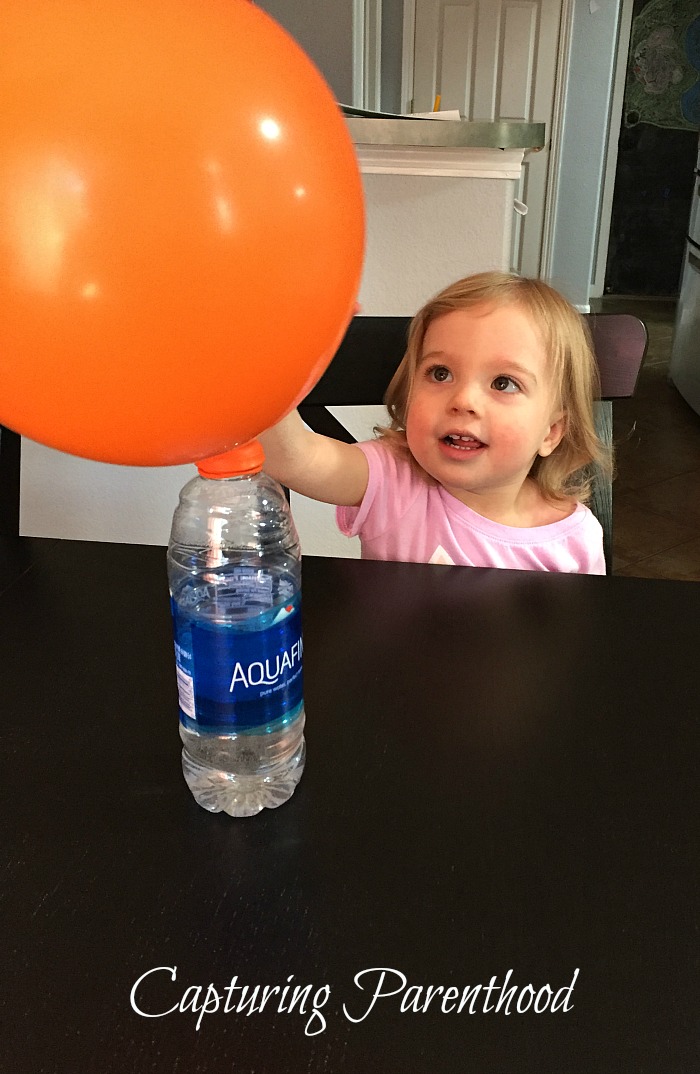 Baking Soda & Vinegar Balloon Experiment © Capturing Parenthood