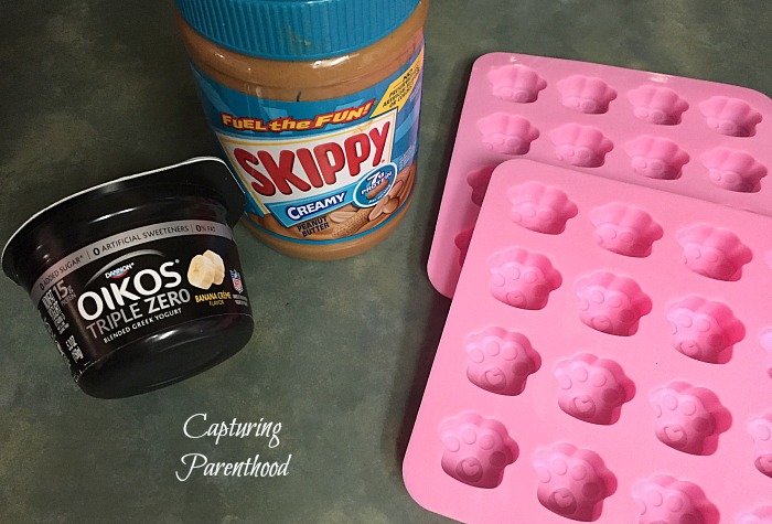 Peanut Butter & Banana Frozen Dog Treats © Capturing Parenthood