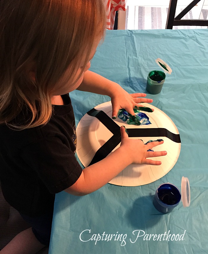 World Peace Paper Plate Craft © Capturing Parenthood