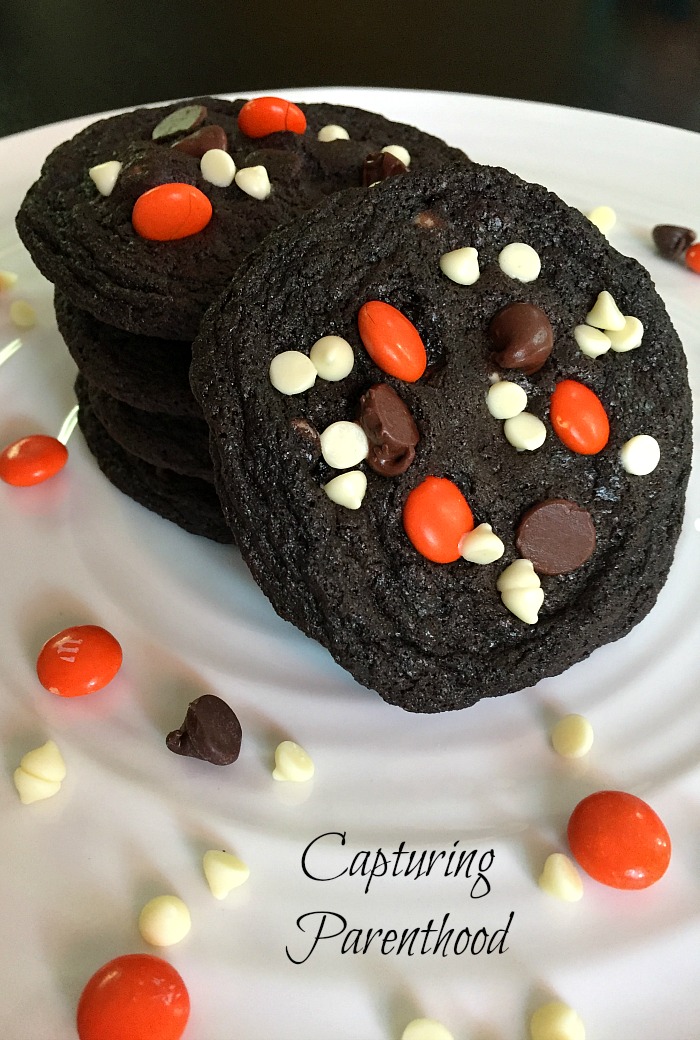 Spooktacular Halloween Cookies © Capturing Parenthood