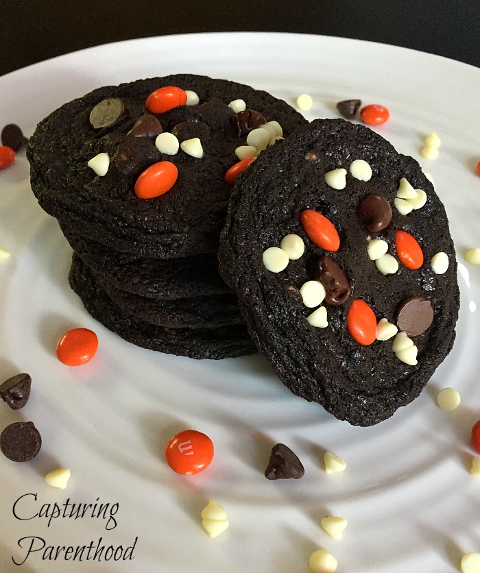 Spooktacular Halloween Cookies © Capturing Parenthood