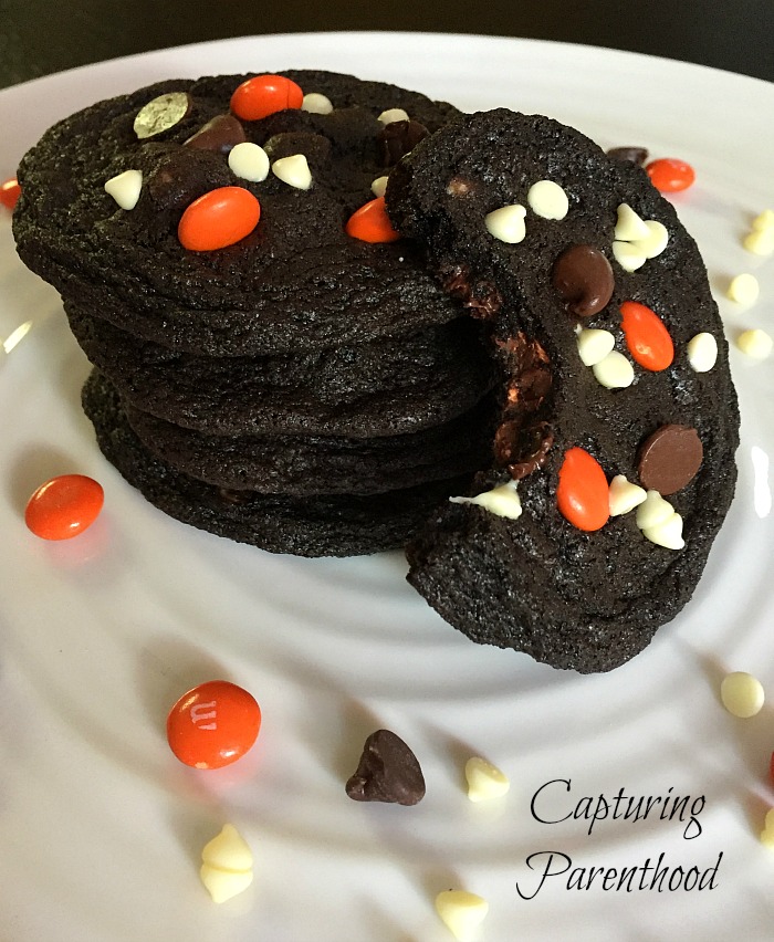 Spooktacular Halloween Cookies © Capturing Parenthood