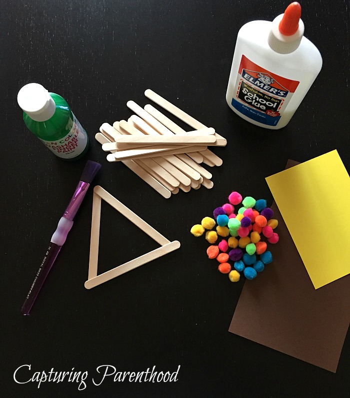 Christmas Tree Arts + Crafts for Kids © Capturing Parenthood