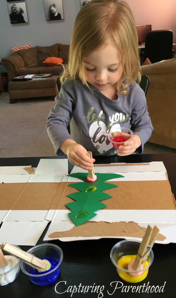 Christmas Tree Arts + Crafts for Kids © Capturing Parenthood