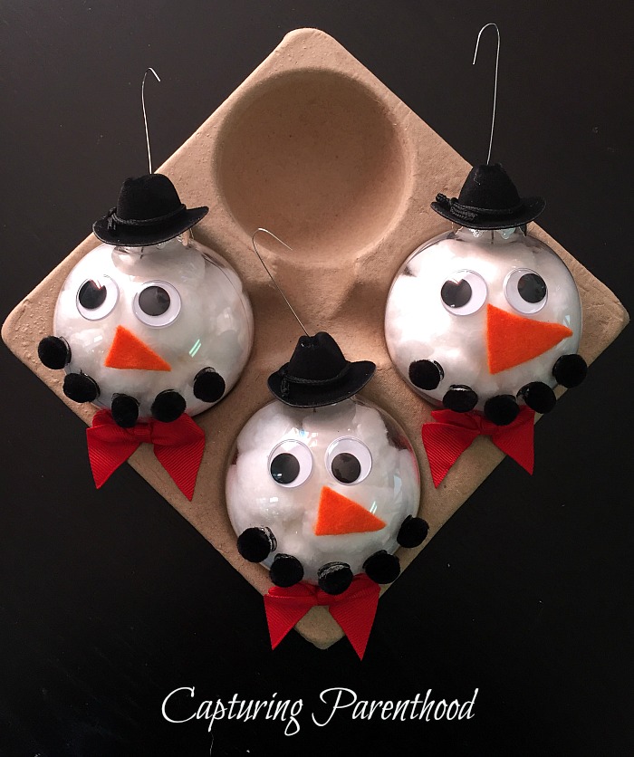 Simple Snowman Ornaments © Capturing Parenthood