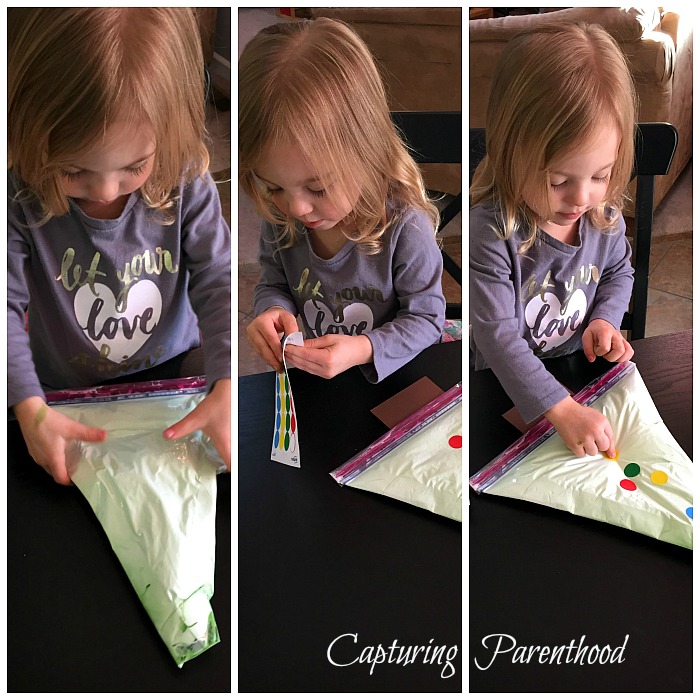 Christmas Tree Arts + Crafts for Kids © Capturing Parenthood