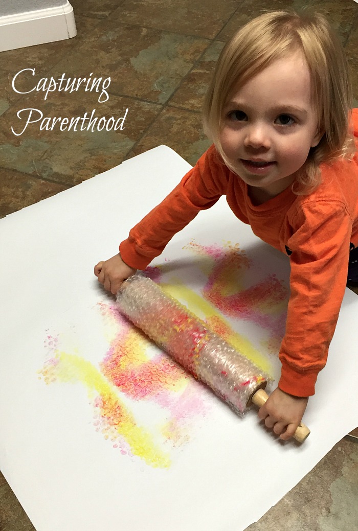 Bubble Wrap Painting © Capturing Parenthood