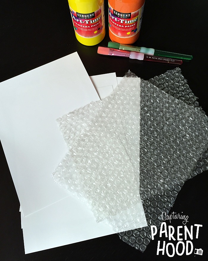 Bubble Wrap Beehive & Paper Bee Rings © Capturing Parenthood