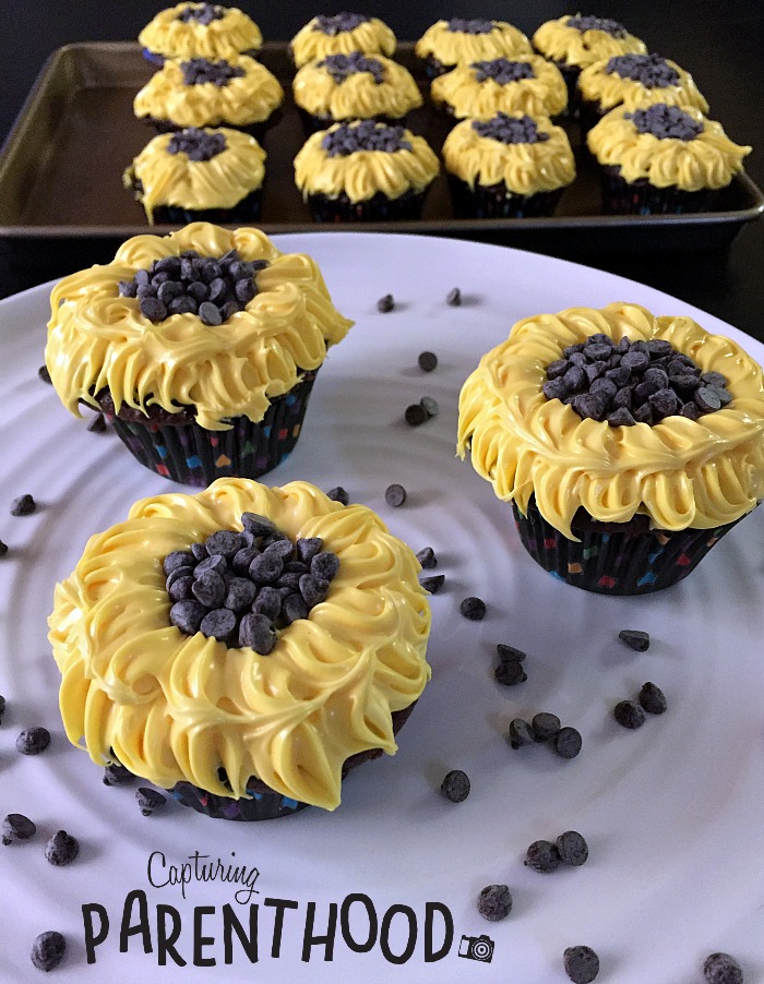 Simple Sunflower Cupcakes © Capturing Parenthood