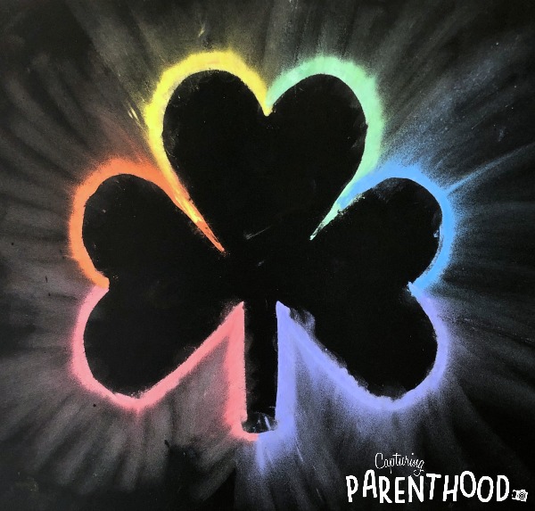 Rainbow Chalk Shamrocks • Zachytenie rodičovstva